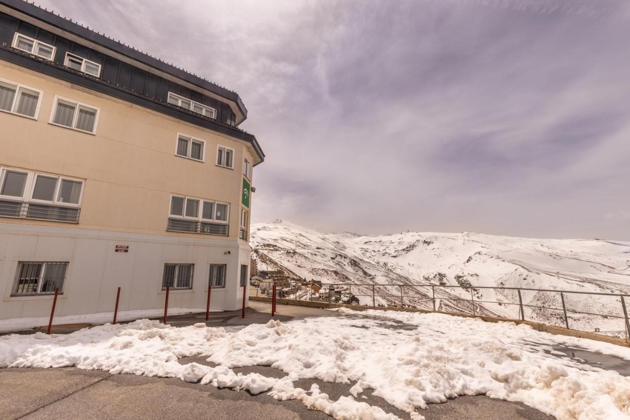 Albergue Inturjoven Sierra Nevada Exteriör bild