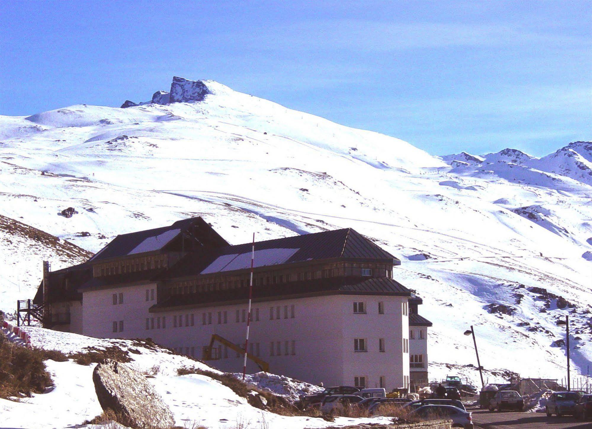 Albergue Inturjoven Sierra Nevada Exteriör bild